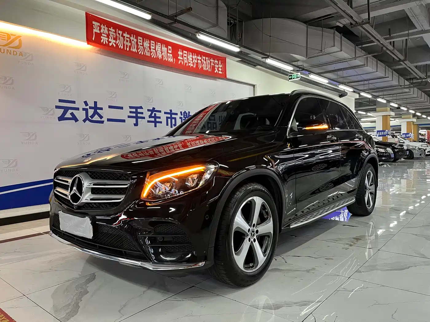 Mercedes-Benz GLC 2017 GLC 300 4MATIC Dynamic фото 2