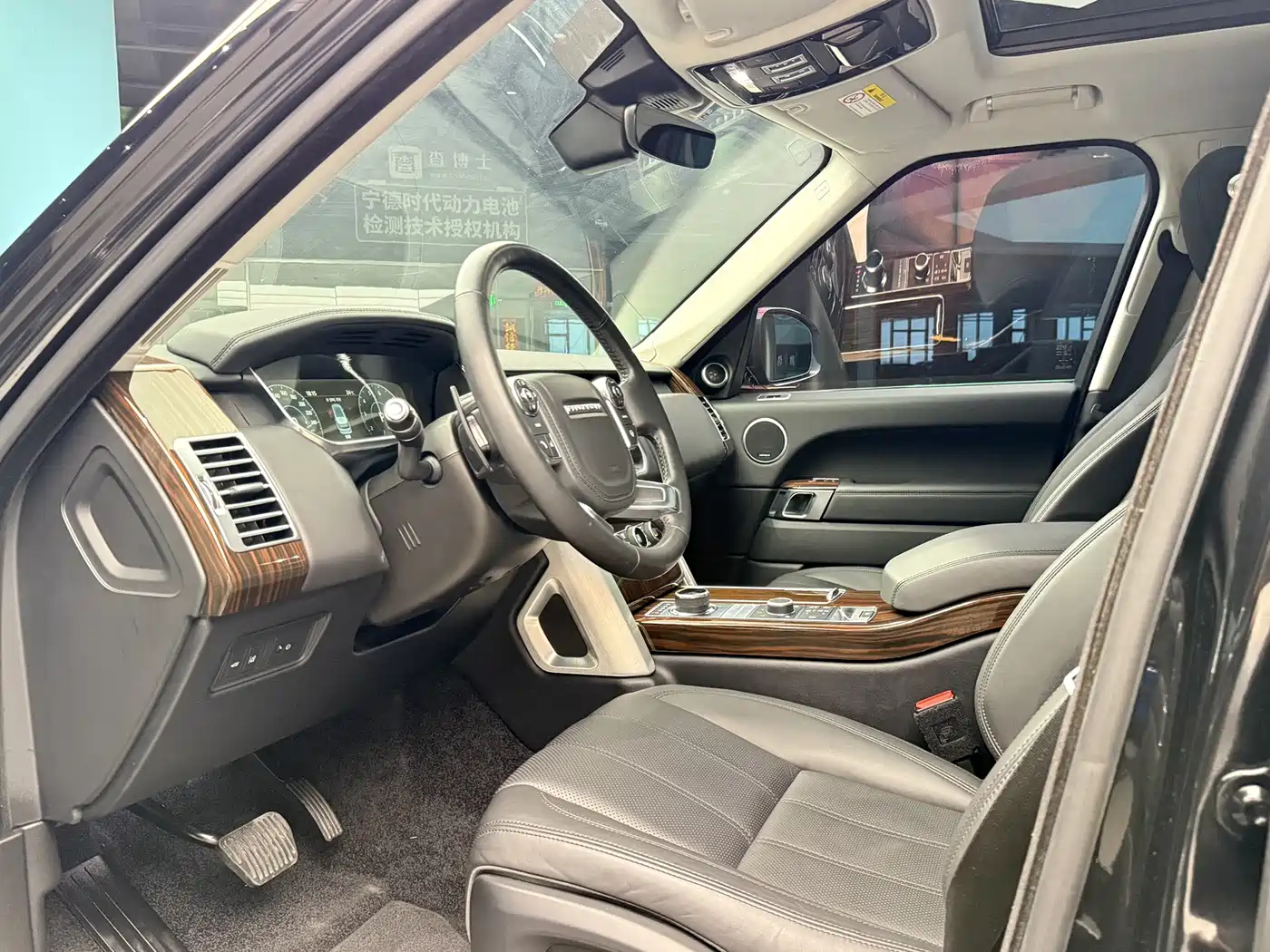 Land Rover Range Rover 2017 3.0 SC V6 Vogue фото 8