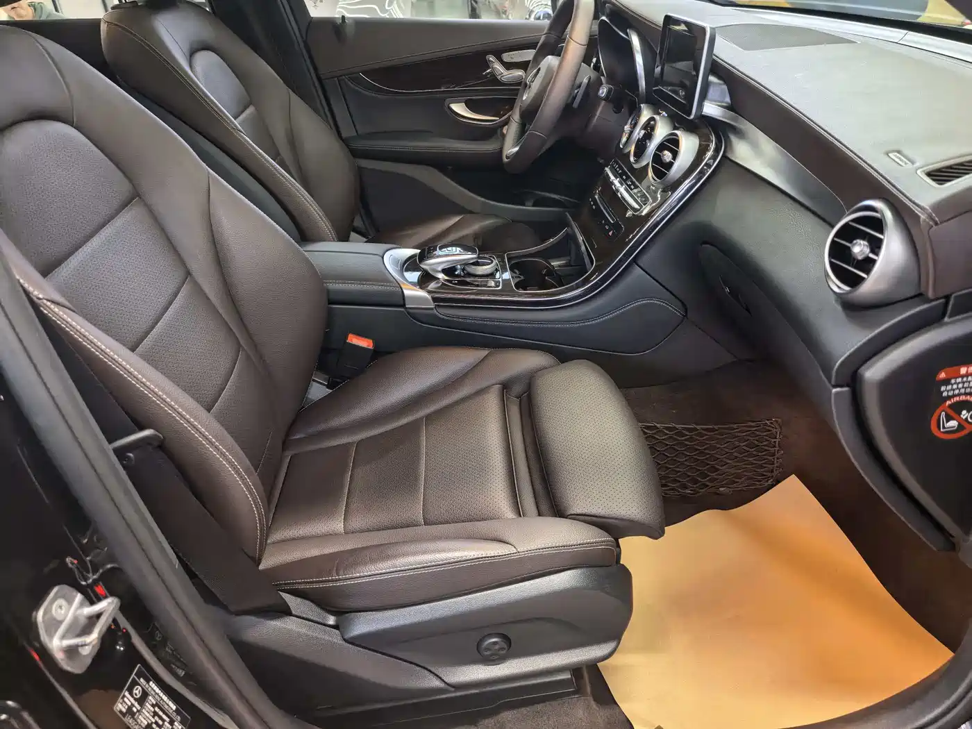 Mercedes-Benz GLC 2018 GLC 260 4MATIC Luxury фото 16