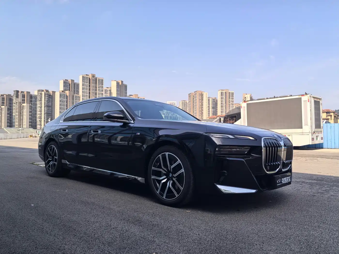 BMW 7 Series 2023 Model 735Li M Sport Package фото 3