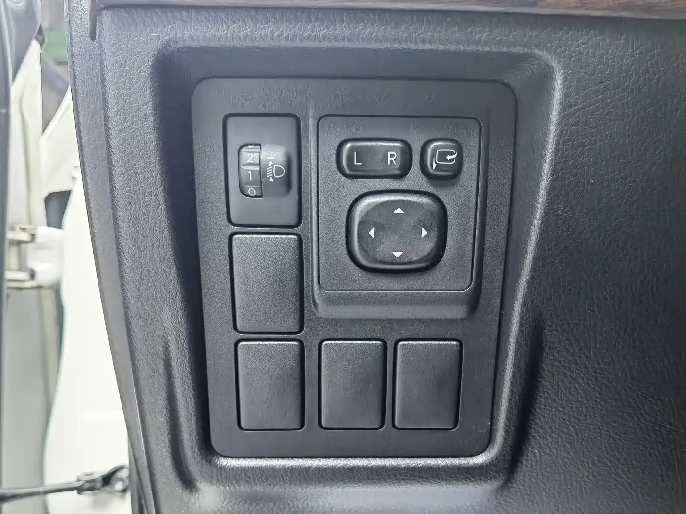 Toyota Prado (Import) 2014 2.7L Automatic Standard Edition фото 14