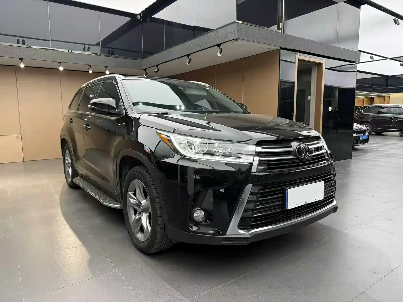 TOYOTA HIGHLANDER
