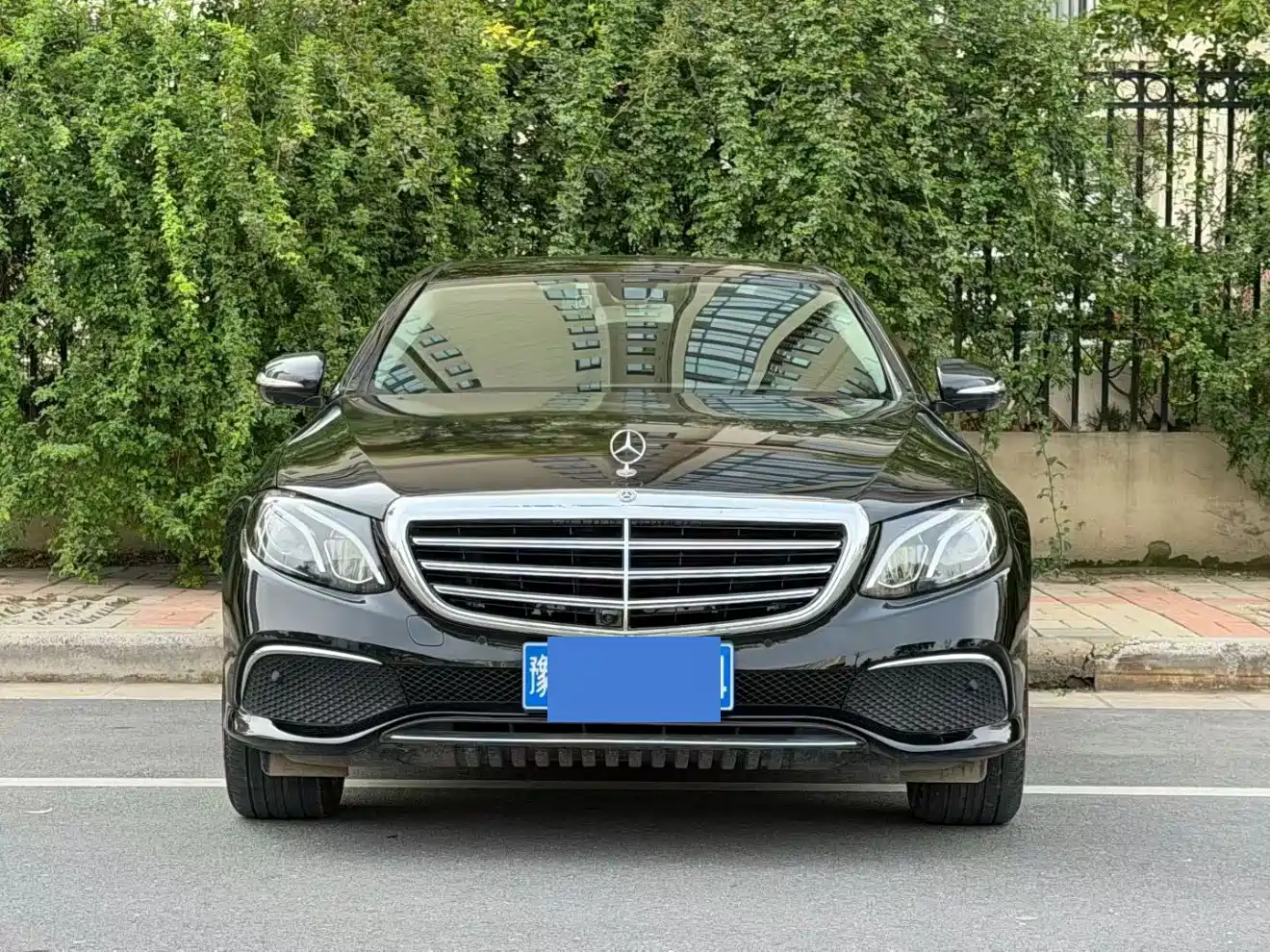 Mercedes-Benz E-Class 2020 E 300 L Luxury Model фото 2