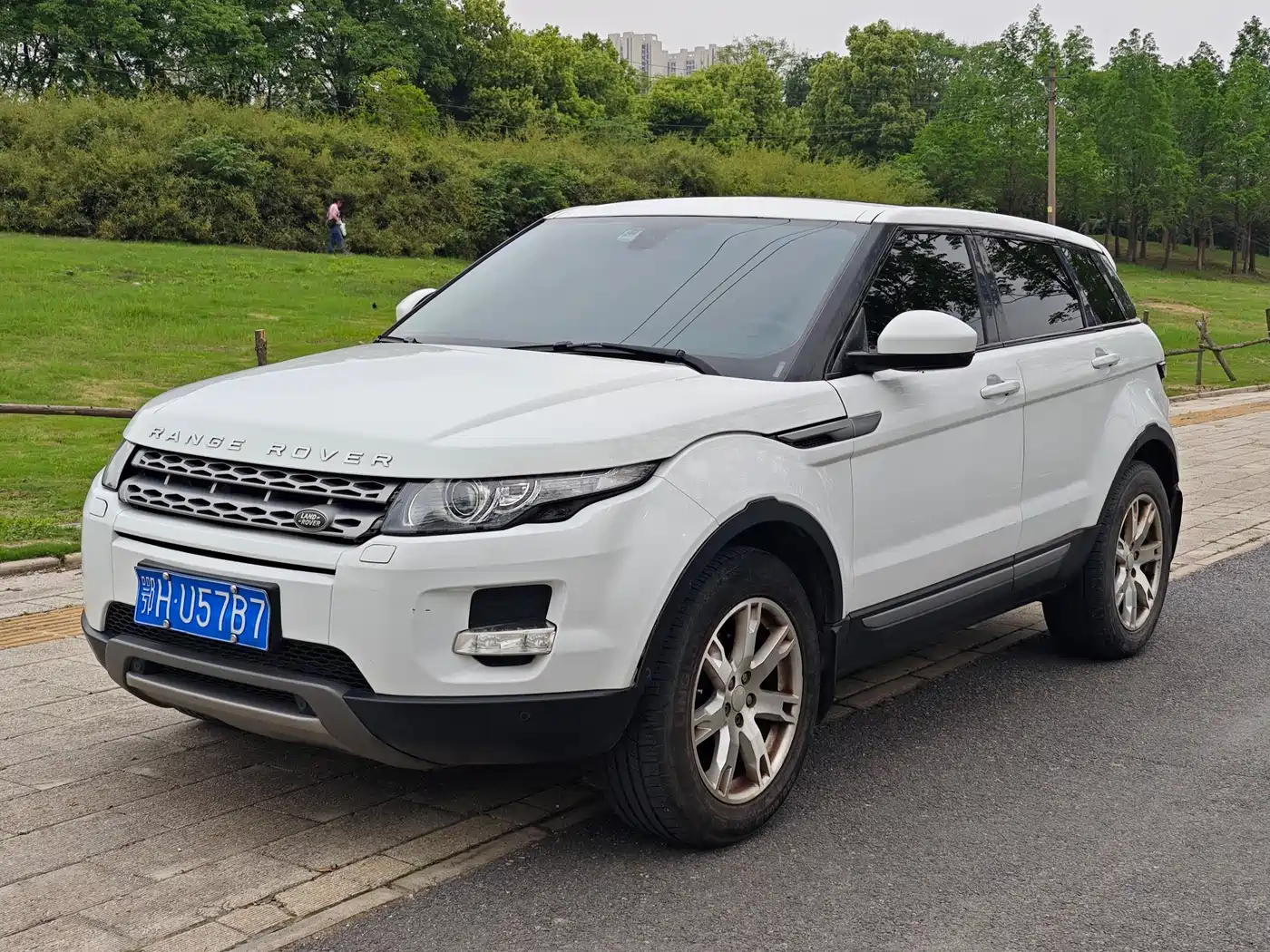 Land Rover Range Rover Evoque (Import) 2014 2.0T 5-door Brilliance Premium