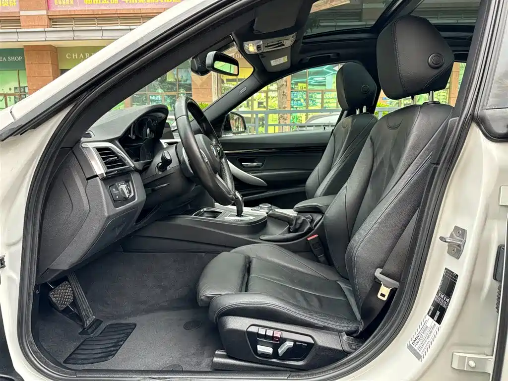 BMW 3 Series GT 2018 320i M Sport фото 21