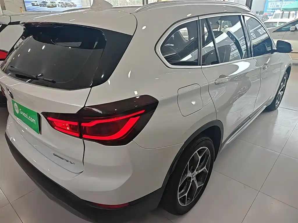 BMW X1 2018 sDrive18Li Premium Model фото 7