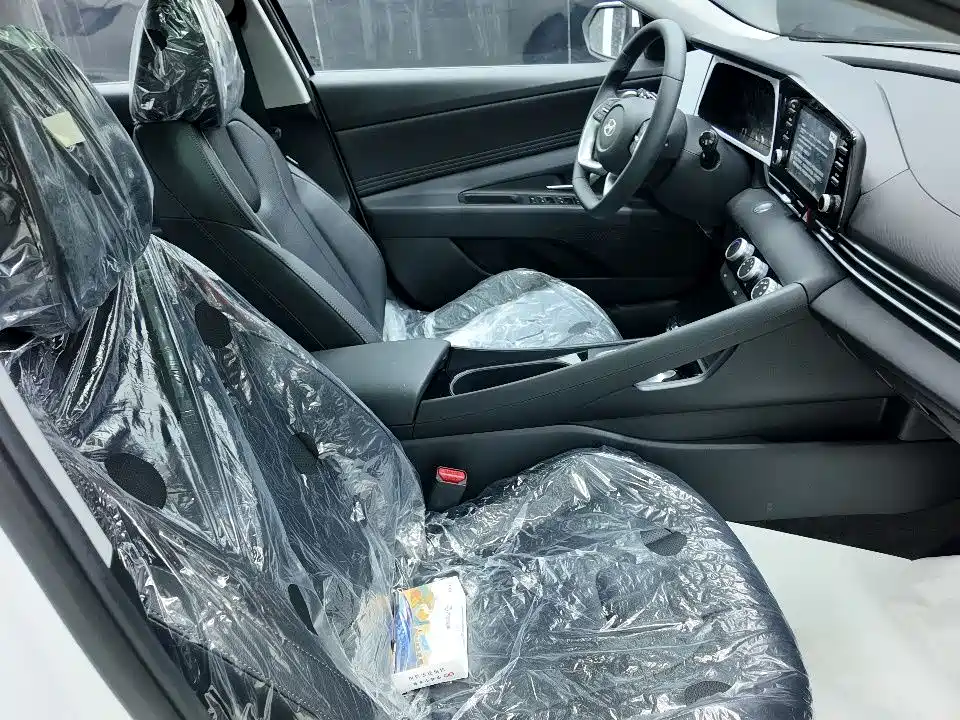 Hyundai Elantra 2023 1.5L CVT GLX Elite Edition фото 10