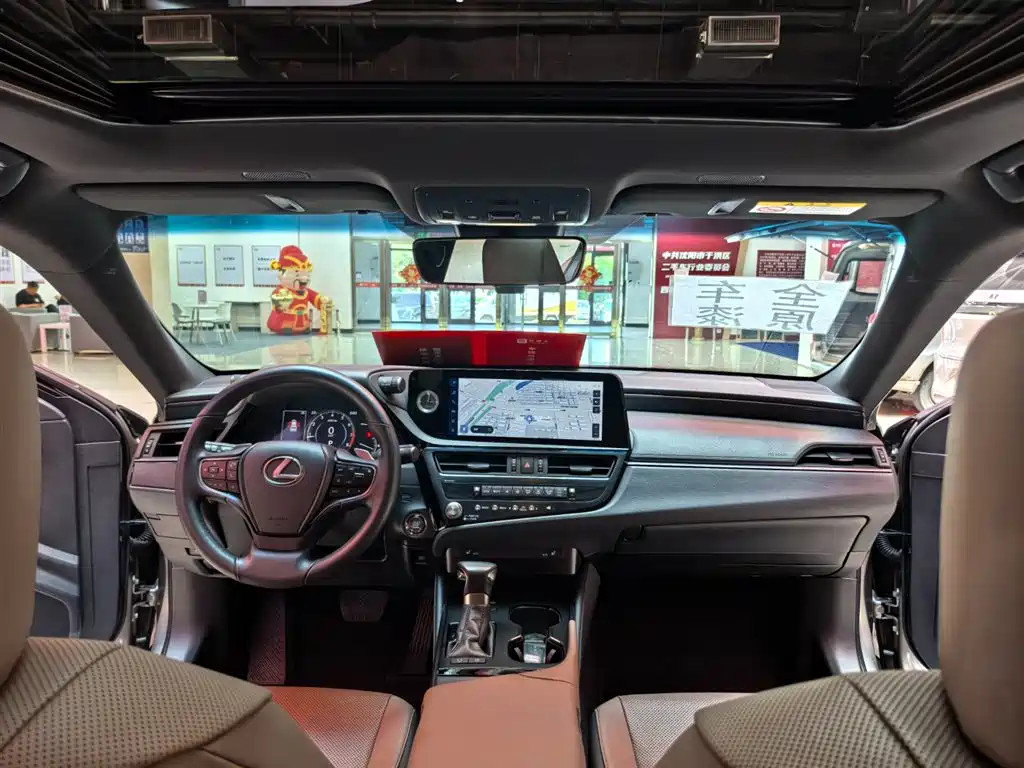 Lexus ES 2023 200 Excellence Edition фото 10
