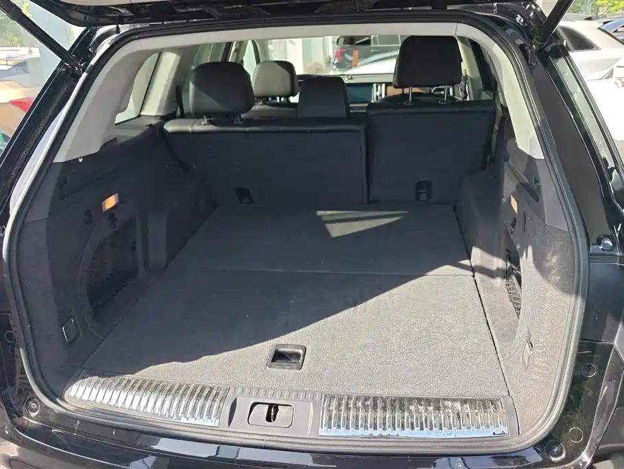 Hongqi HS7 2022 3.0T Automatic 4WD ZhiLian QiChang Edition 5-seater фото 4