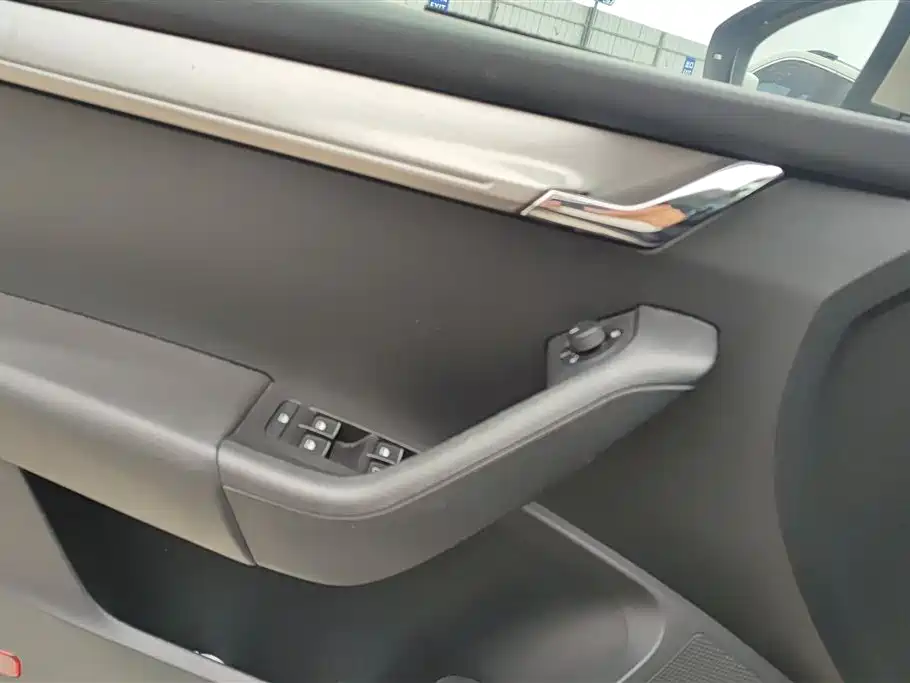 Škoda Octavia 2019 1.5L Automatic Luxury Edition фото 7