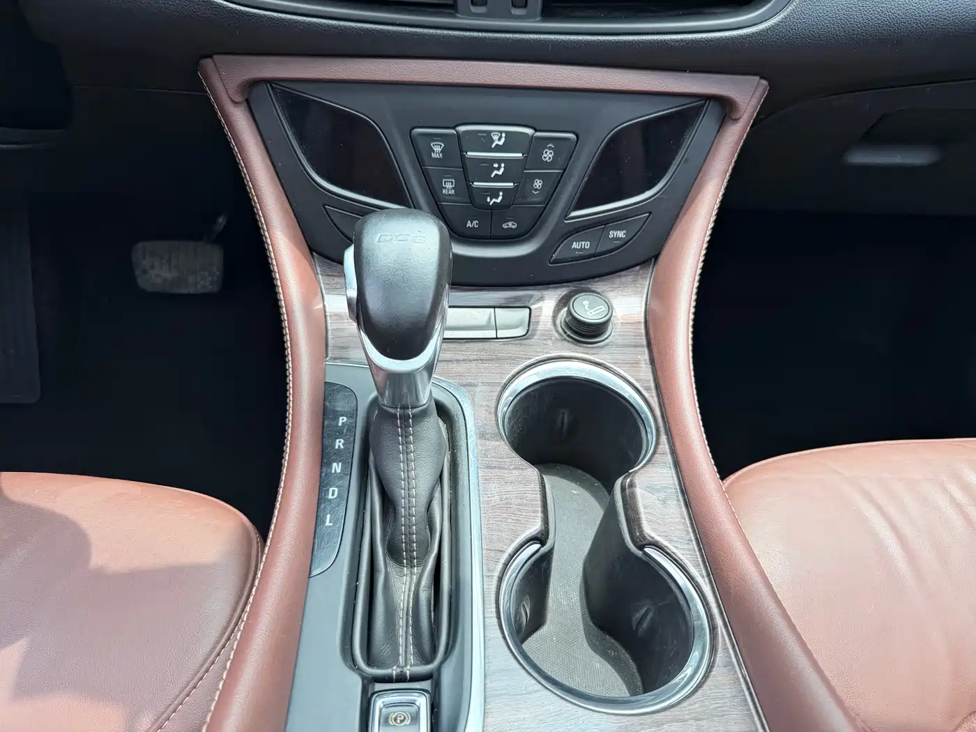 Buick Envision Plus 2017 20T FWD Elite фото 17