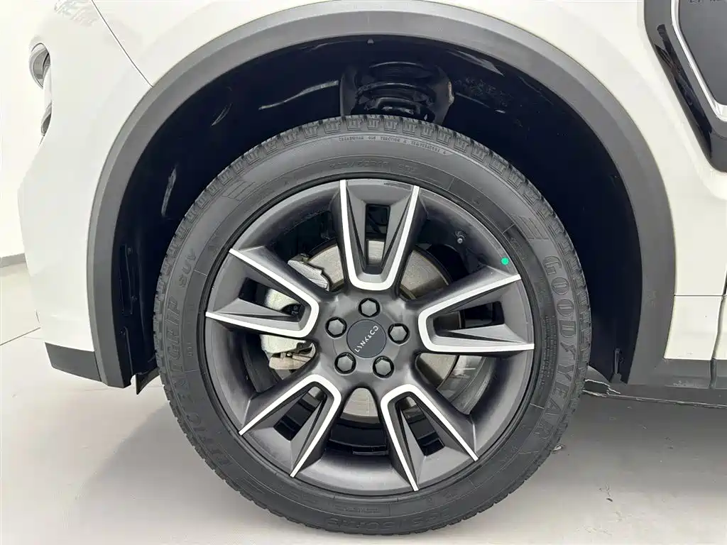 Lynk & Co 01 2023 2.0TD 2WD Pro фото 30