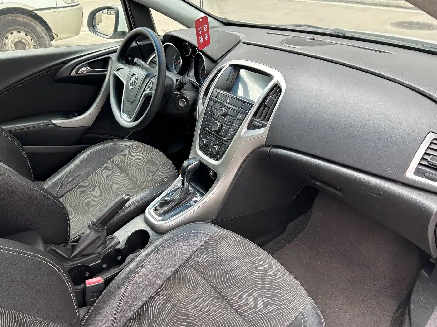 Buick Excelle 2013 Model XT 1.6L Automatic Fashion фото 12