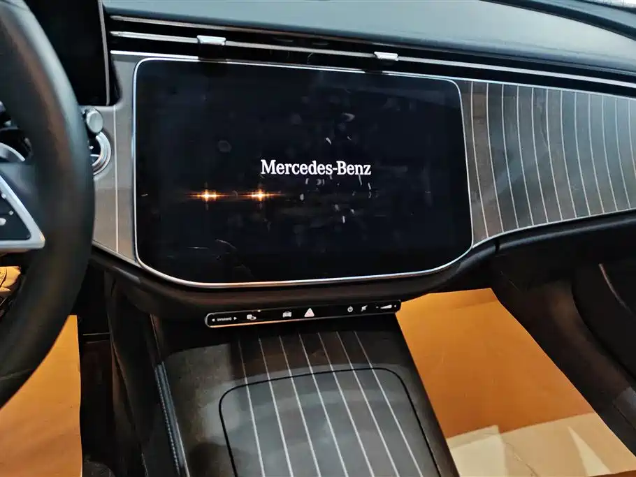 Mercedes-Benz E-Class 2024 E 300 L Fashion фото 12