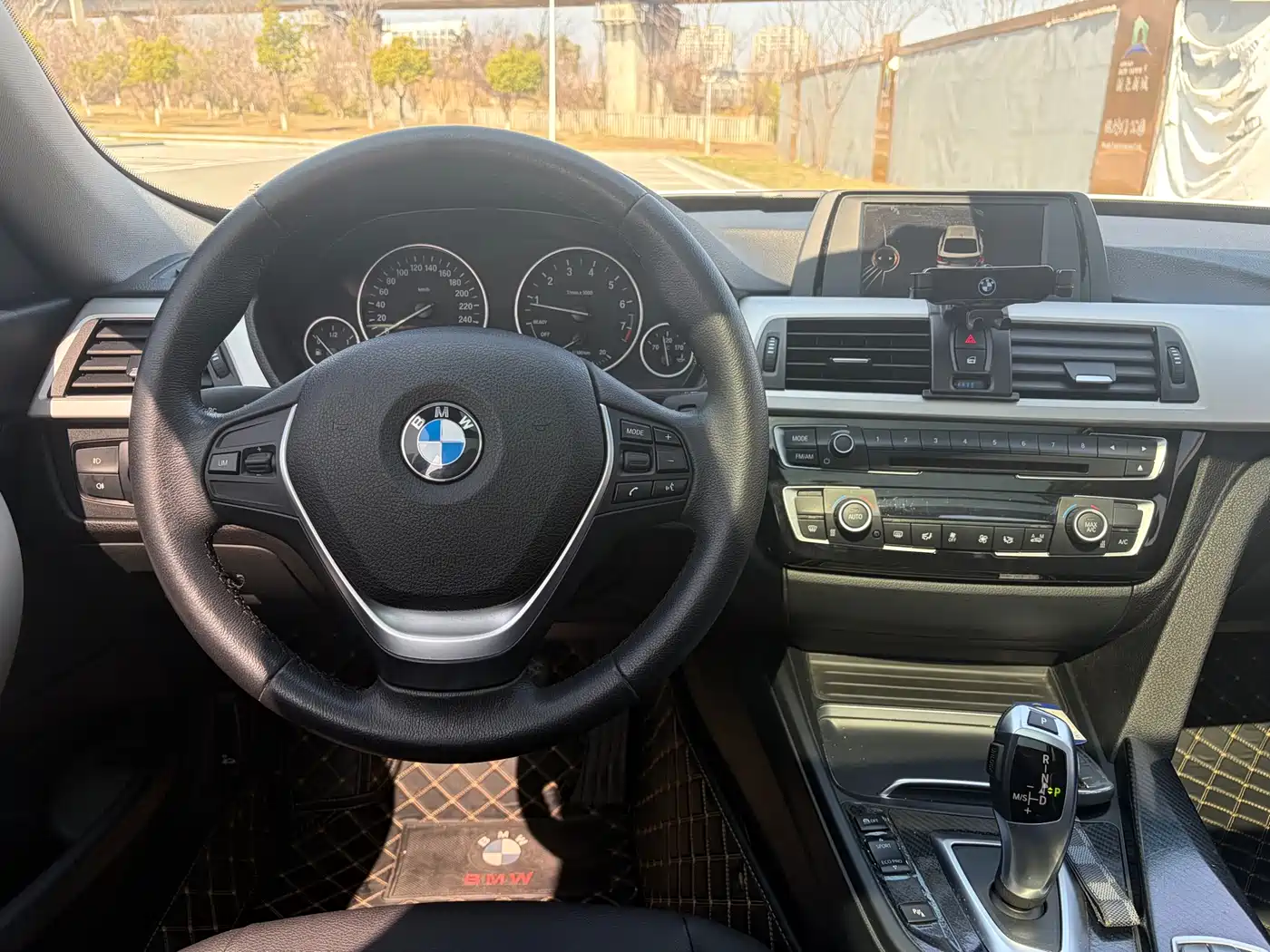 BMW 3 Series GT 2016 320i Fashion Style фото 11