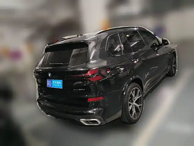 BMW X5 2023 xDrive 30Li Premium M Sport Black Night Package — фото 2