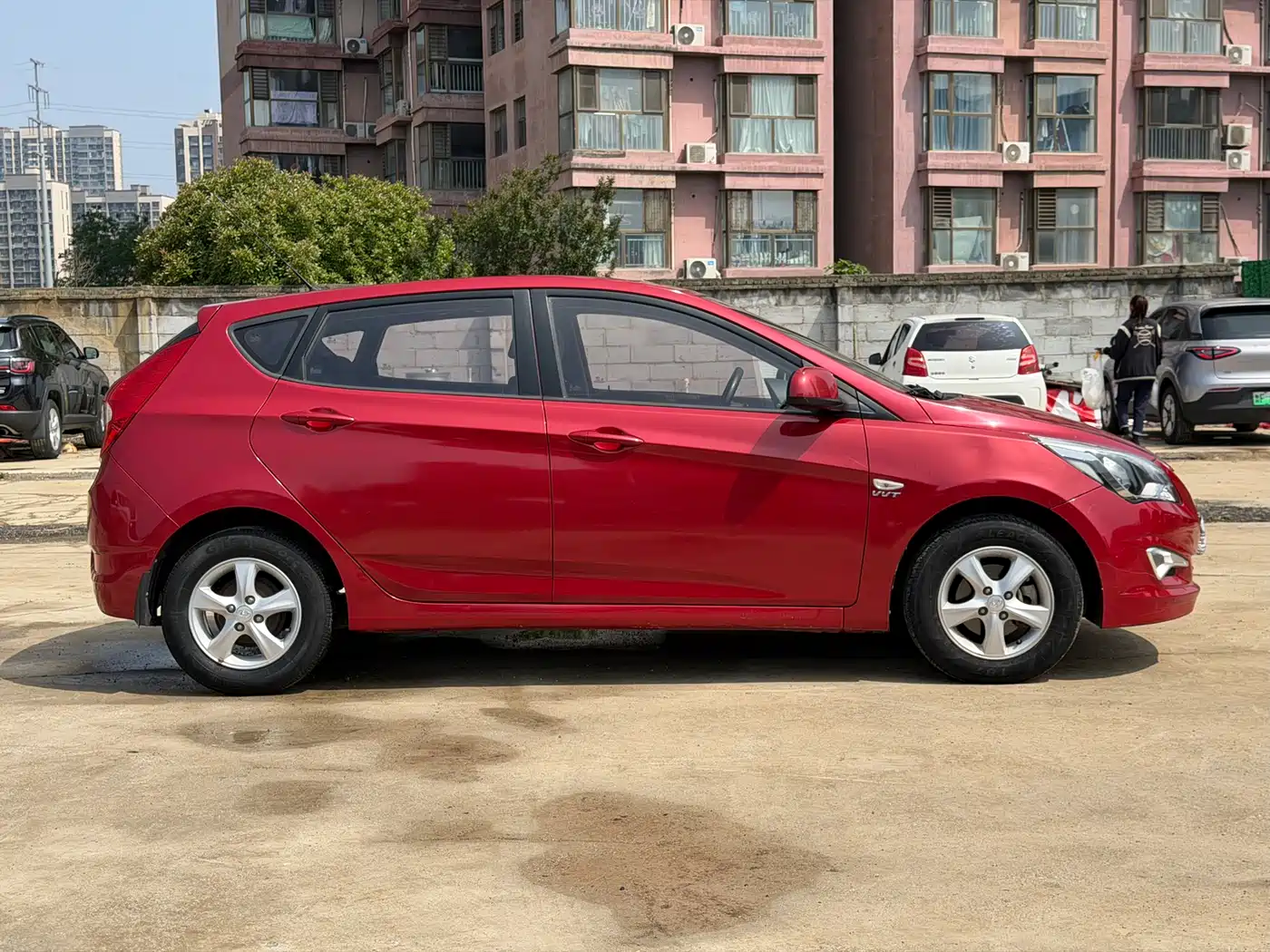 Hyundai Reina 2014 Model 1.4L Automatic GLX фото 5