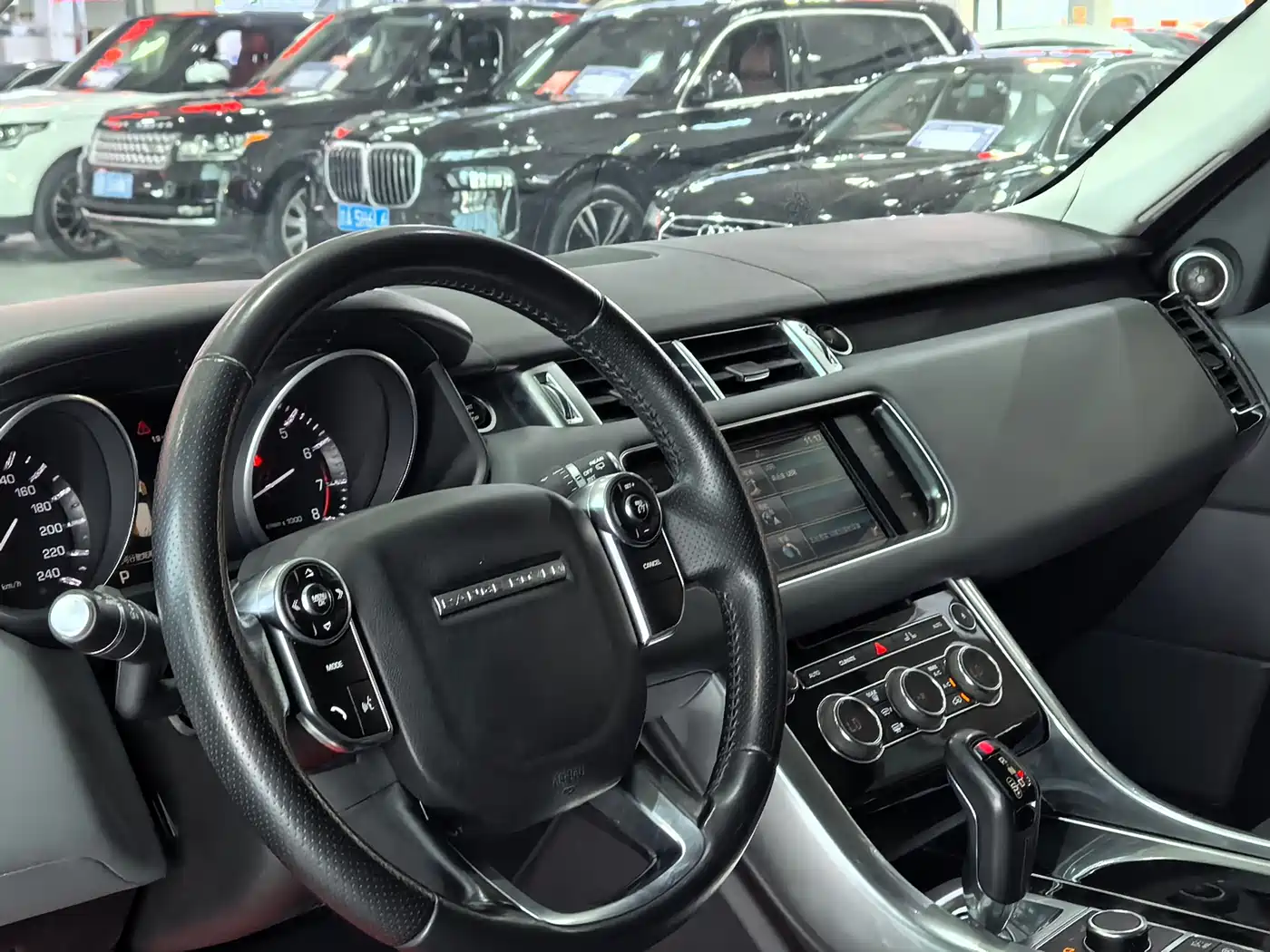 Land Rover Range Rover Sport 2014 3.0 SC V6 HSE фото 4