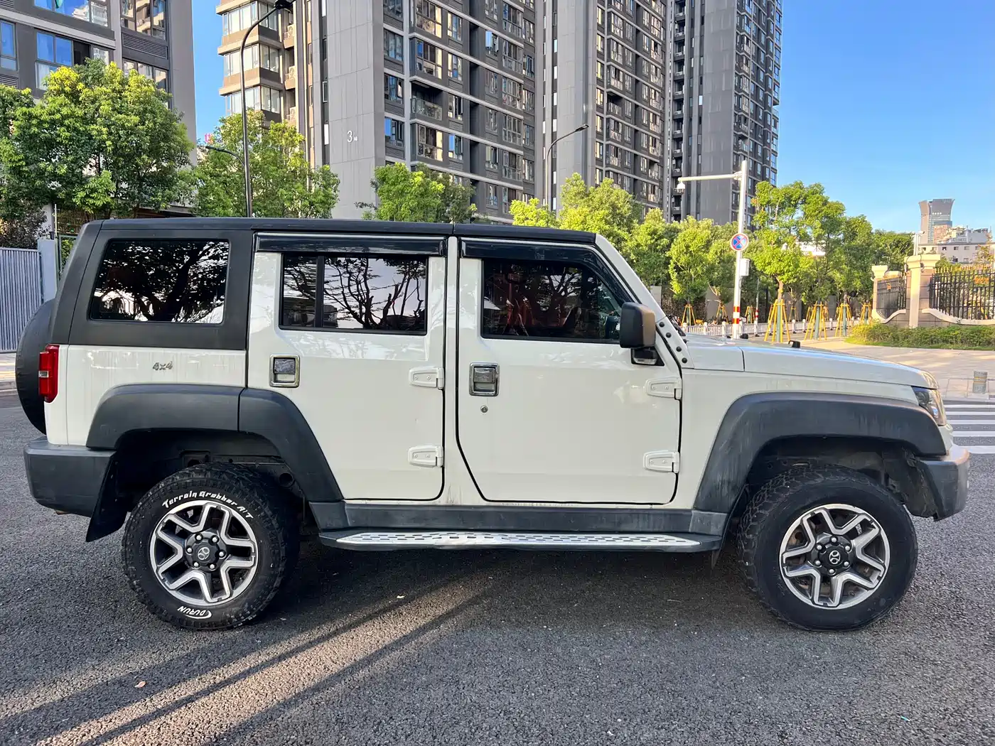 BAIC ORV Beijing Offroad BJ40 2016 Model 40L 2.3T Automatic 2WD Luxury фото 4