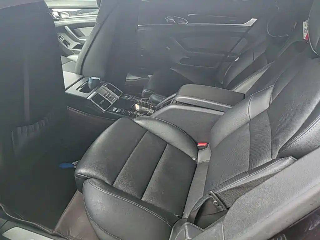 Фото 24 - Porsche Panamera