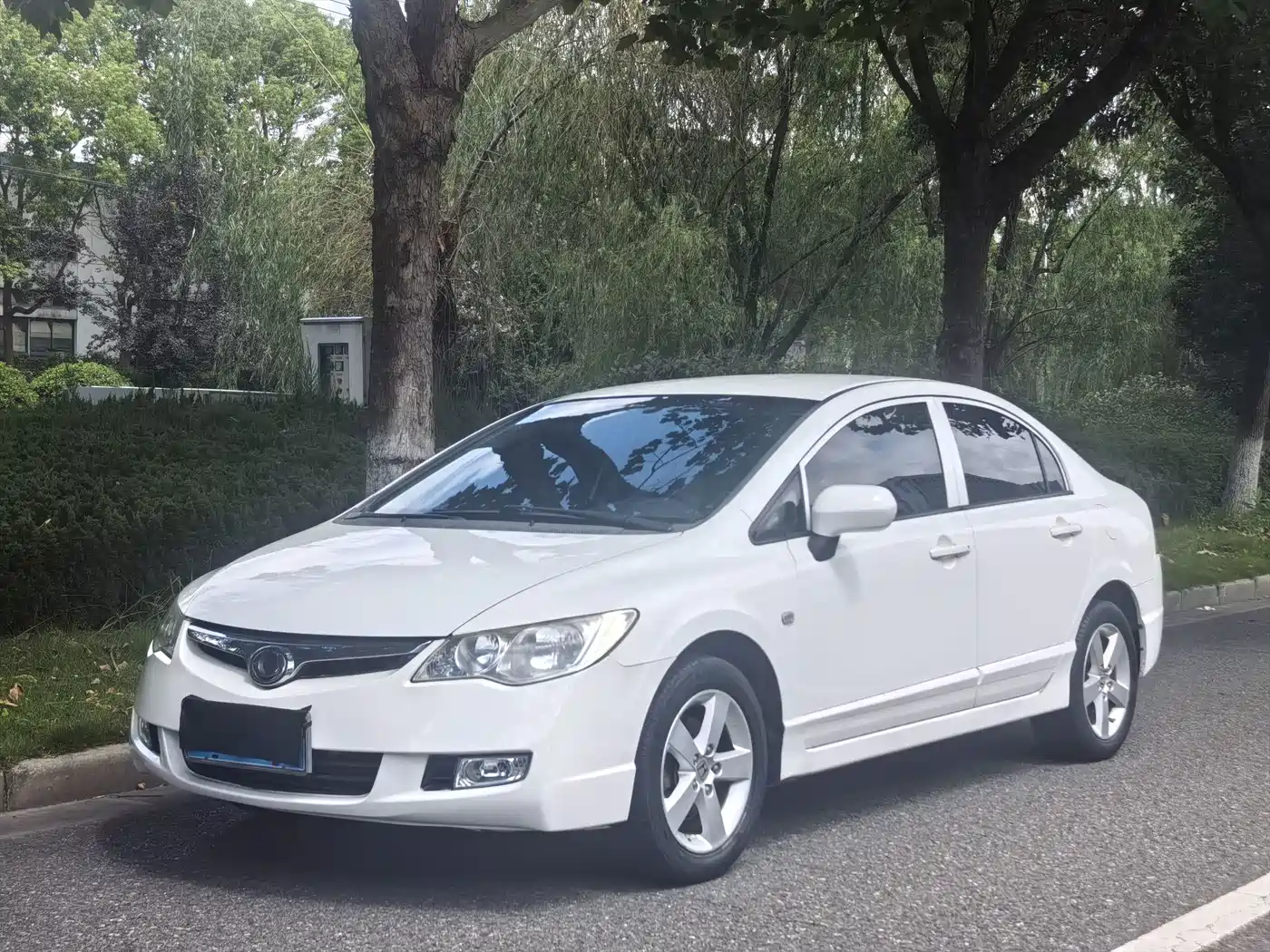 CIIMO CIIMO 2014 2012 1.8L Manual