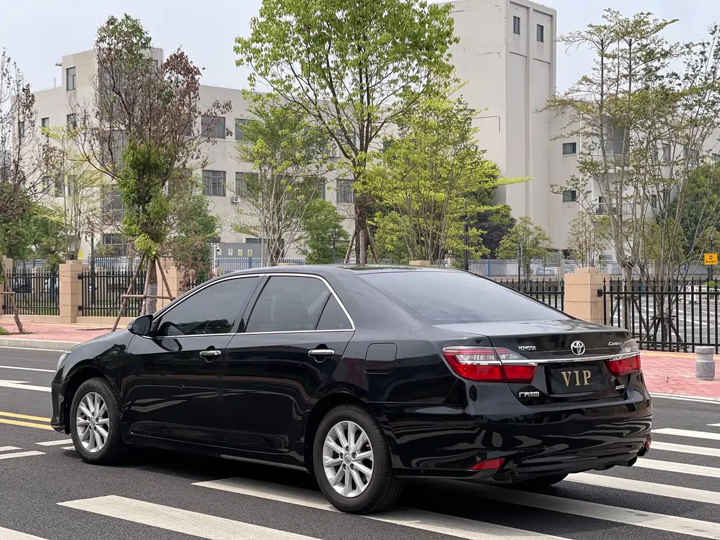 Toyota Camry 2016 2.0G 10th Anniversary Leading Edition фото 7