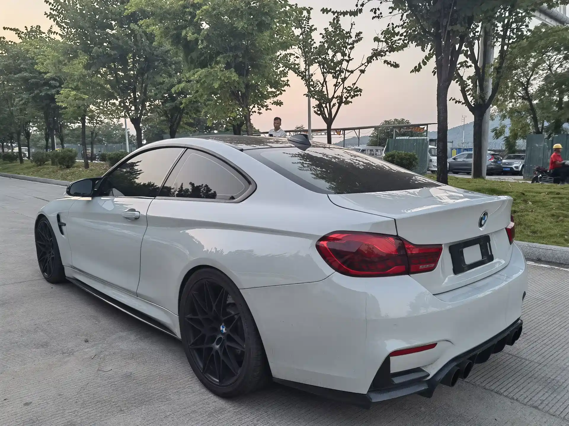 Photo 5 - BMW M4