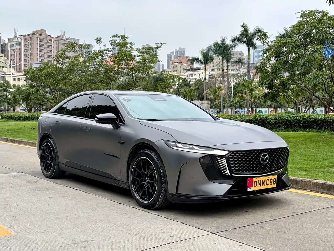 Mazda EZ-6 2024 Extended Range 200 Premium Edition фото 3