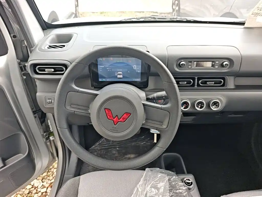 Wuling Motors Wuling Zhiguang NEV 2026 2025 Model 305km Base Version