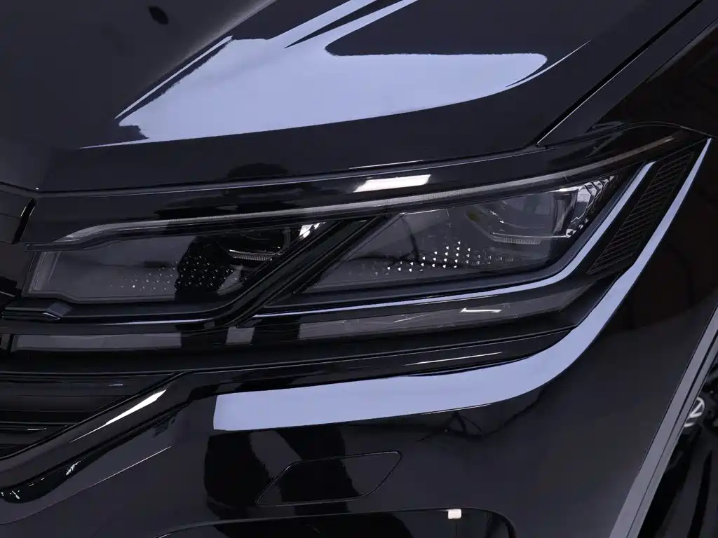 Фото 4 - Volkswagen Touareg