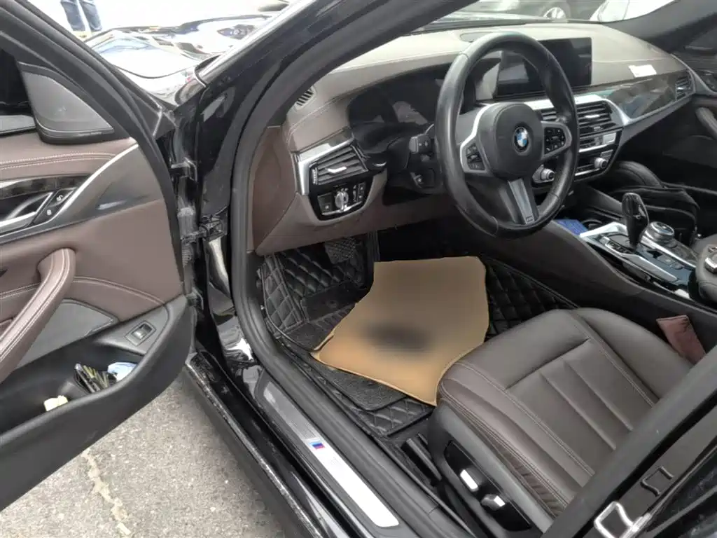 BMW 5 Series 2020 525Li M Sport Package фото 16