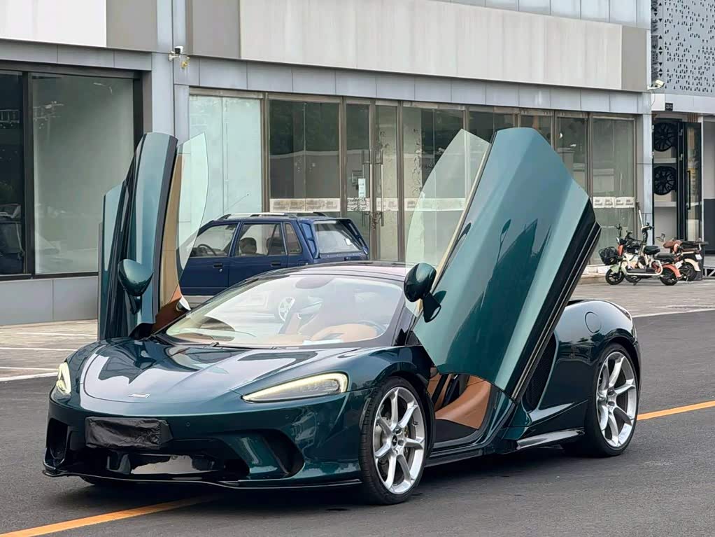 McLaren GT