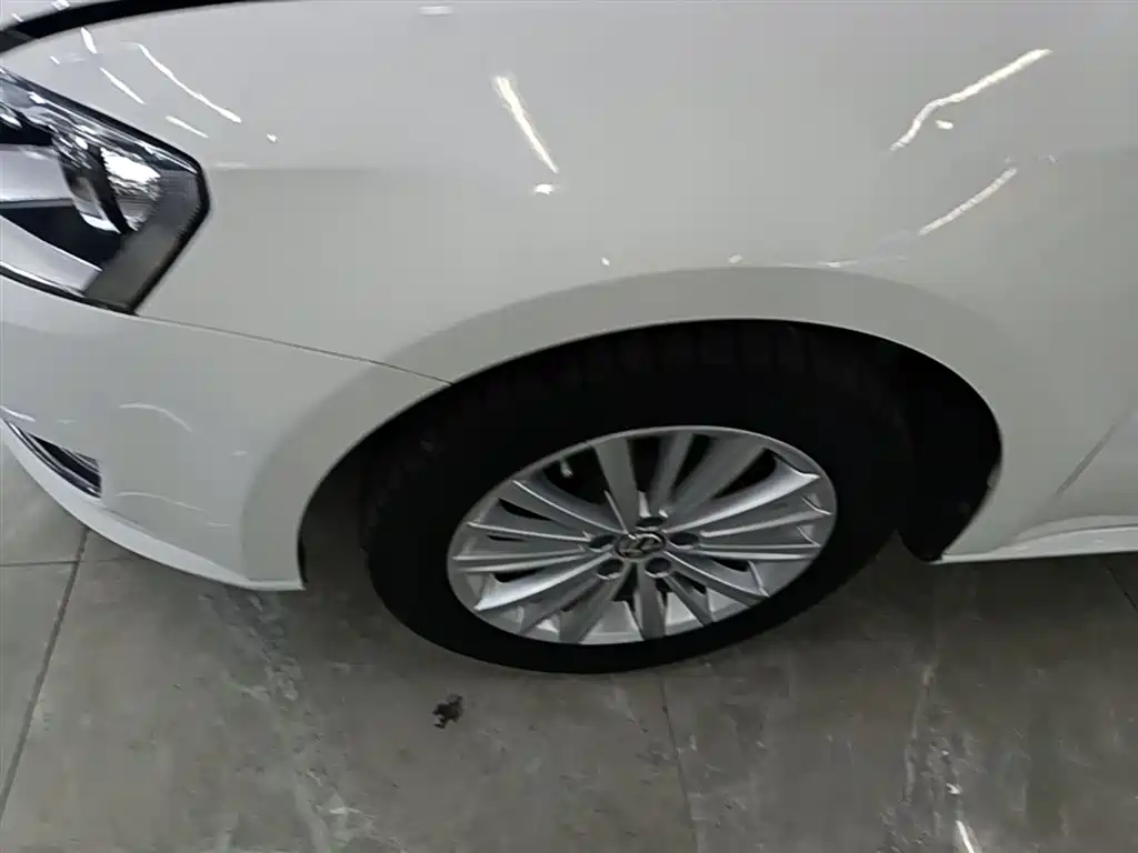 Volkswagen Lavida Tour 2013 1.6L Automatic Comfort фото 23