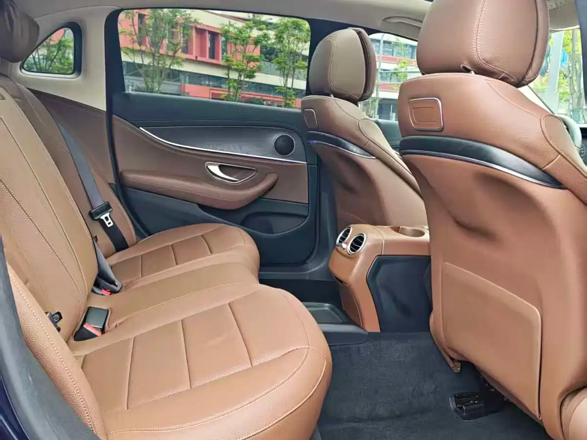 Mercedes-Benz E-Class 2018 E 200 L Sport фото 18