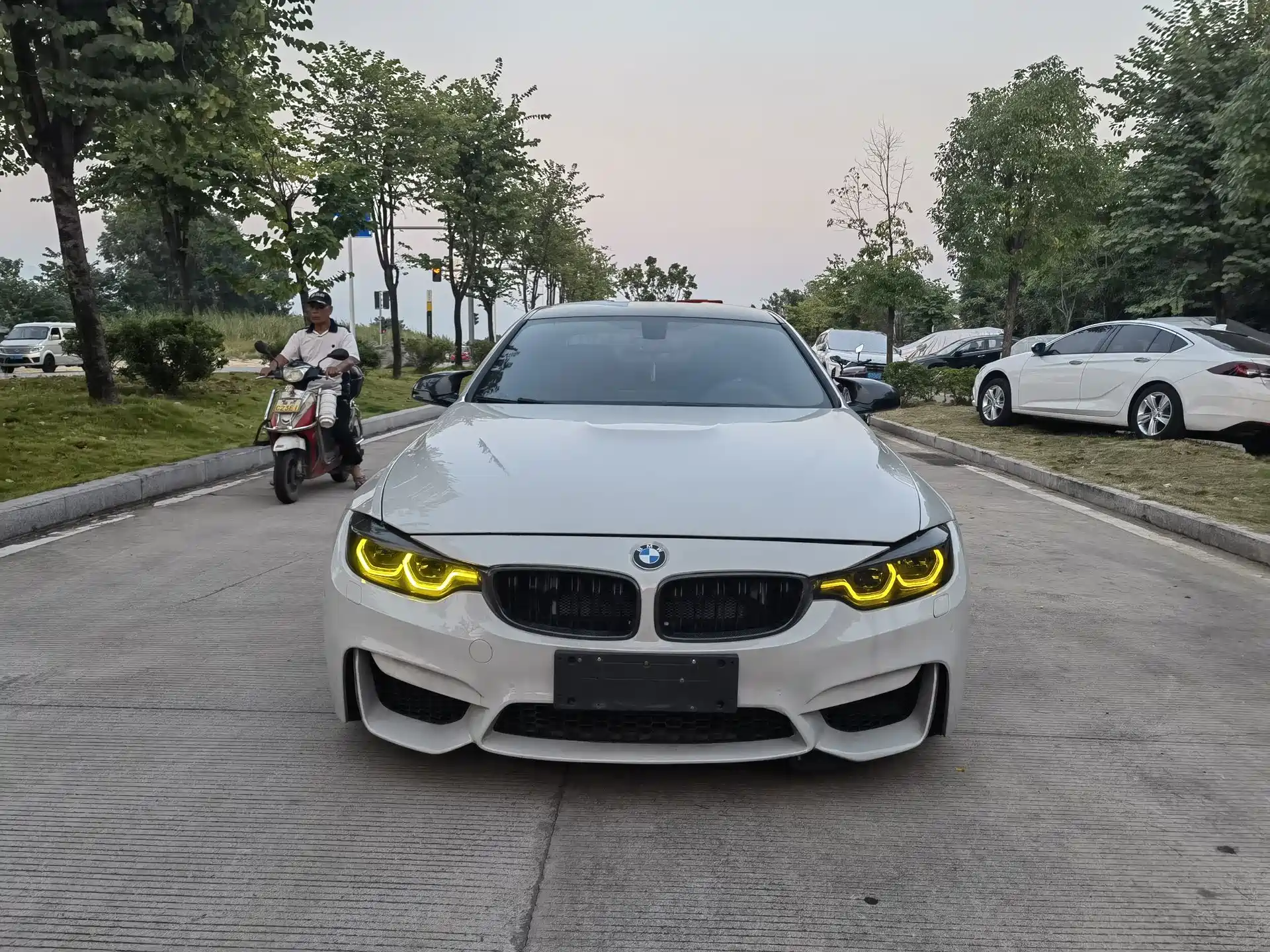 Photo 2 - BMW M4