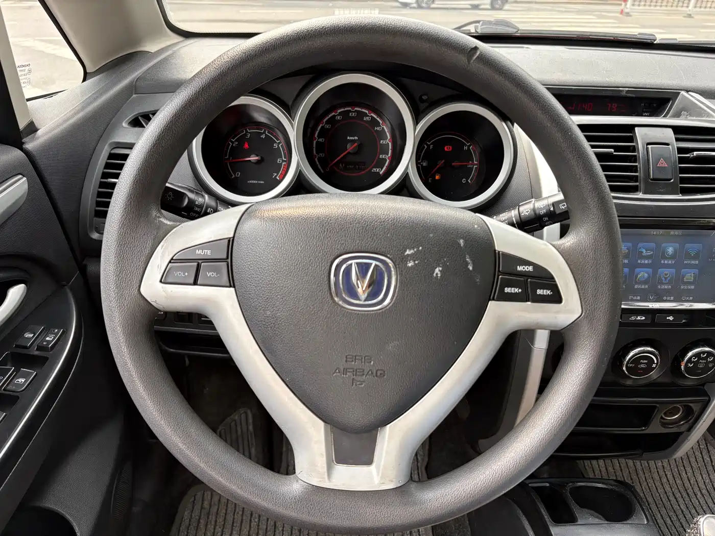 Changan CX20 2015 2014 1.4L IMT Sunroof Navigation Edition (China V)