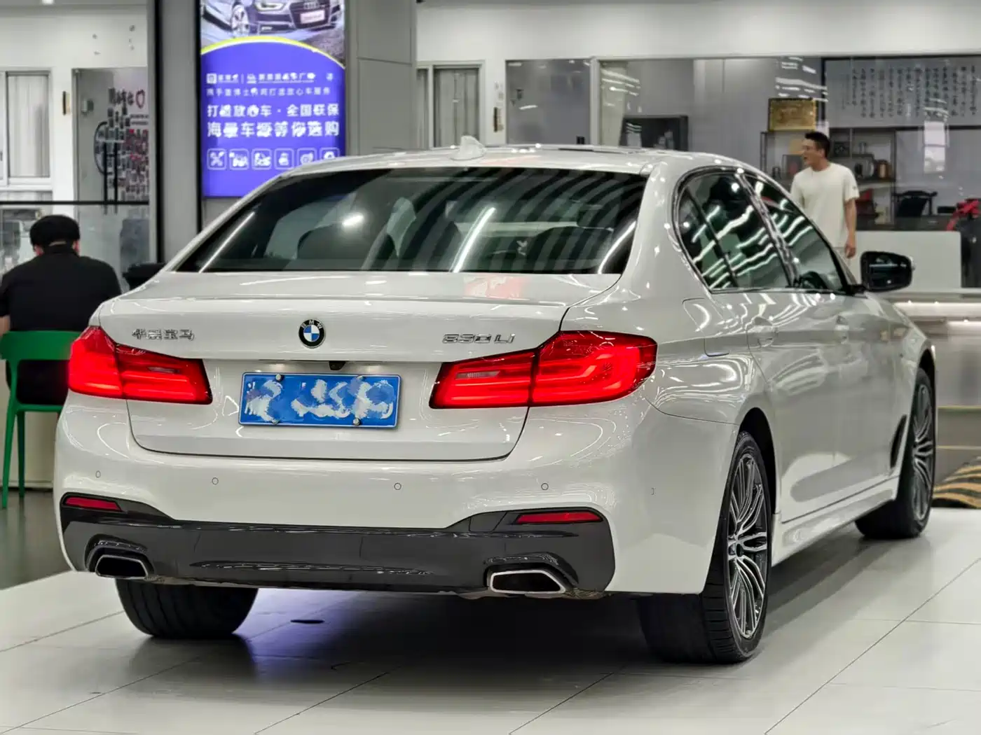 BMW 5 Series 2019 530Li Premium M Sport Package фото 4
