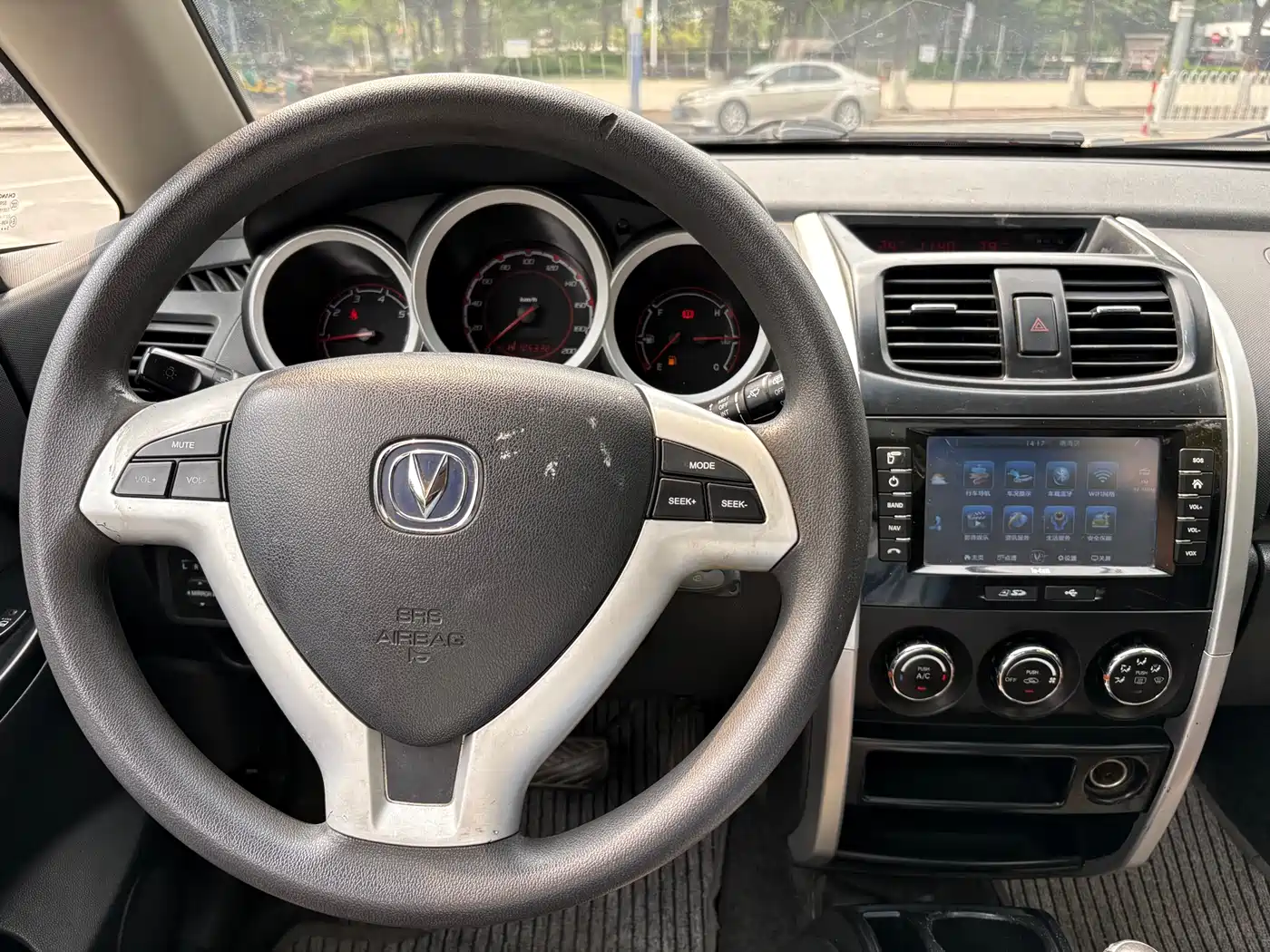 Changan CX20 2015 2014 1.4L IMT Sunroof Navigation Edition (China V)