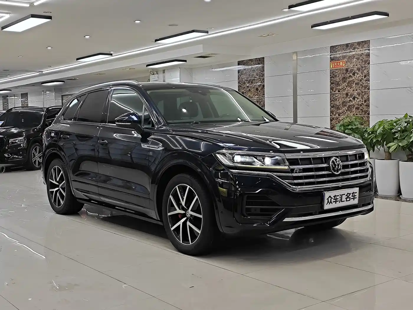 VOLKSWAGEN TOUAREG