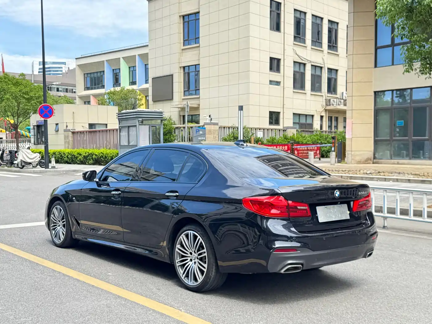 BMW 5 Series 2018 Facelift 530Li Leading M Sport Package фото 15