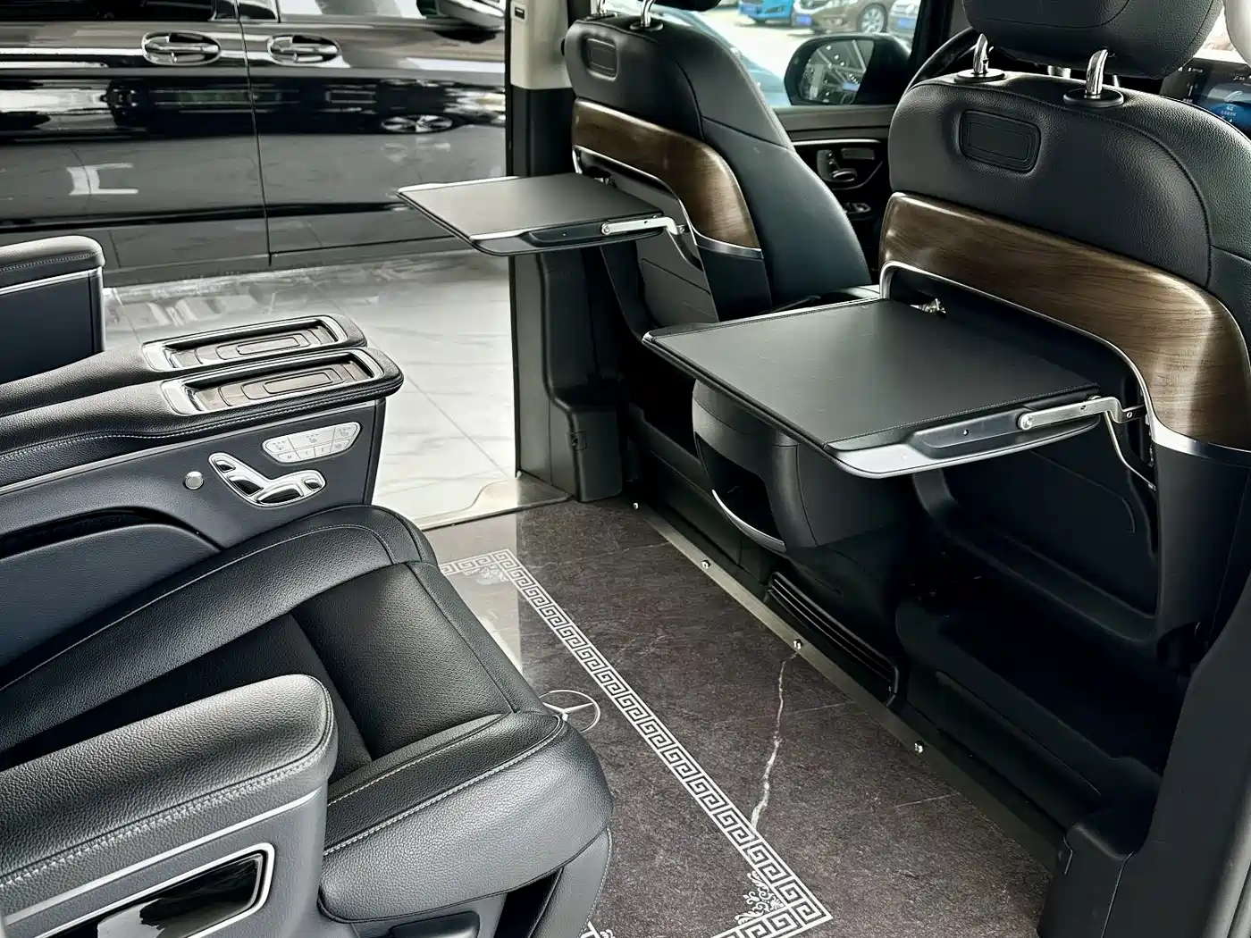 Mercedes-Benz V-Class 2021 V 260 L Long Wheelbase Luxury Edition фото 15