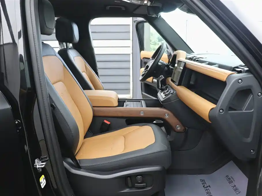 Land Rover Defender 2024 110 3.0T P400 X фото 23