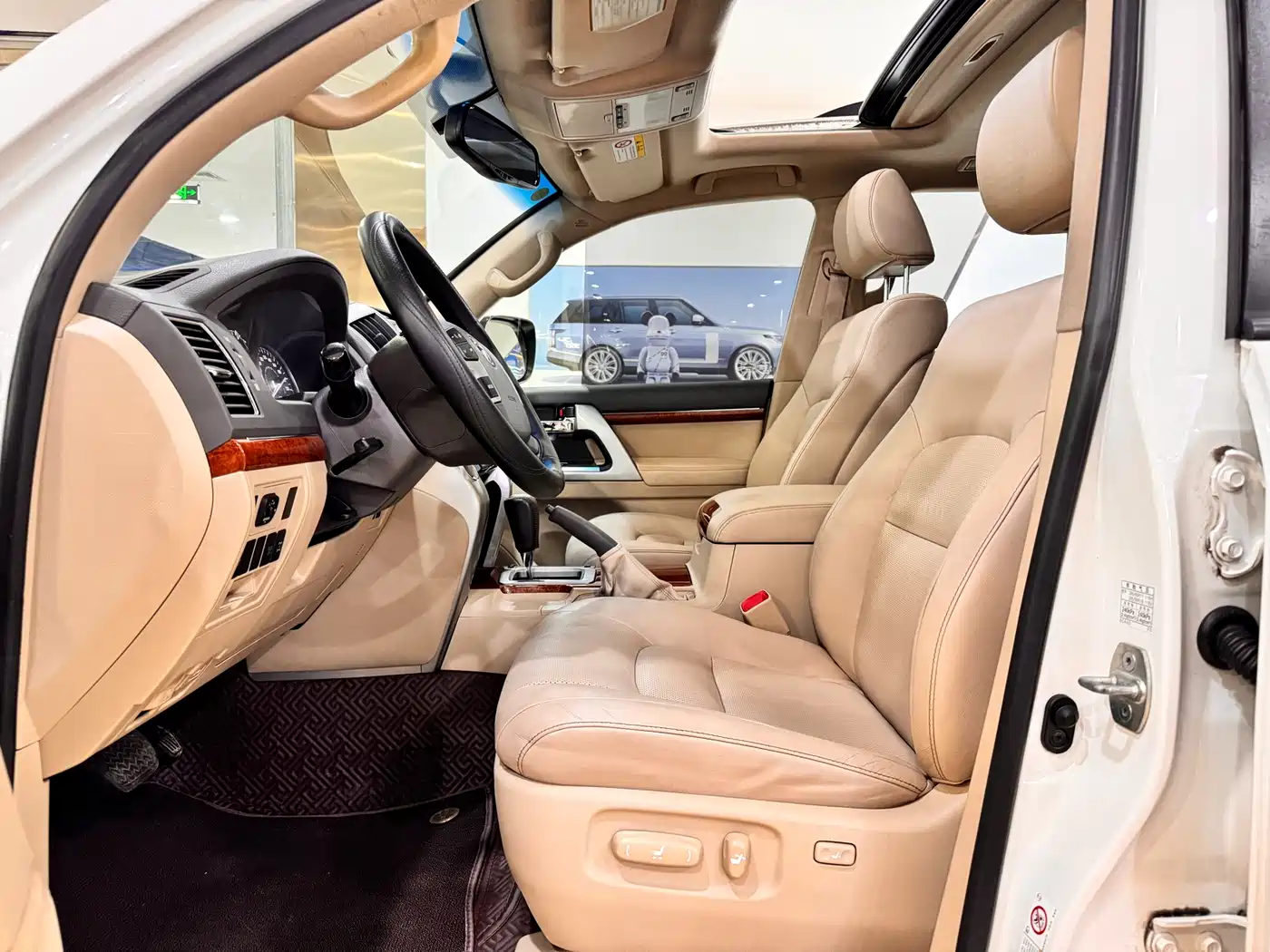 Toyota Land Cruiser 2012 4.0L Automatic VX фото 11