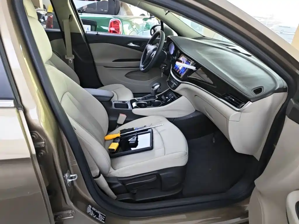 صورة 25 - Buick Verano