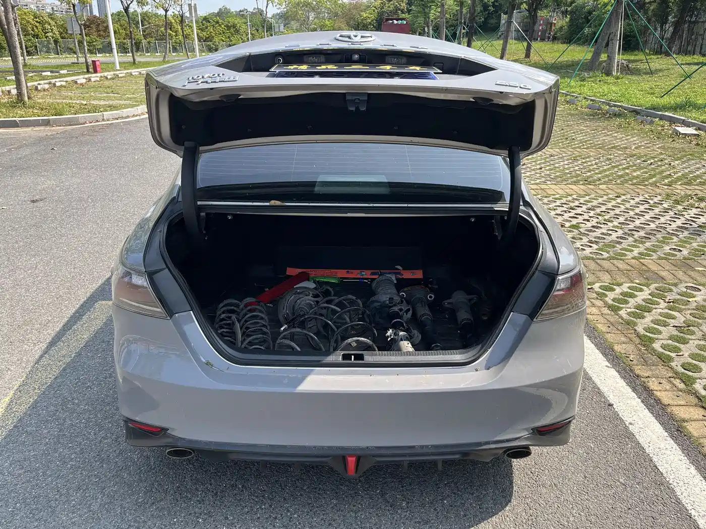 Toyota Camry 2018 2.5G Luxury Edition фото 10