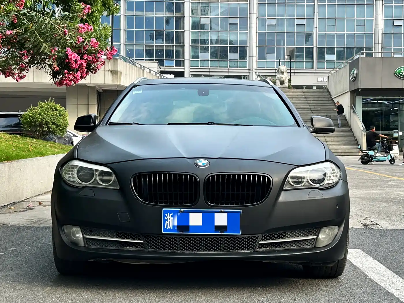 BMW 5 Series (Import) 2012 530i Leading Touring Edition фото 2
