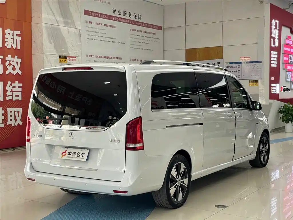 Mercedes-Benz V-Class 2021 V 260 L Long Wheelbase Premium Edition фото 7