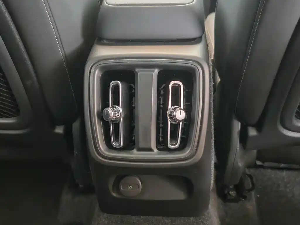 Volvo XC40 2024 2025 B3 Smart Elite Luxury Edition