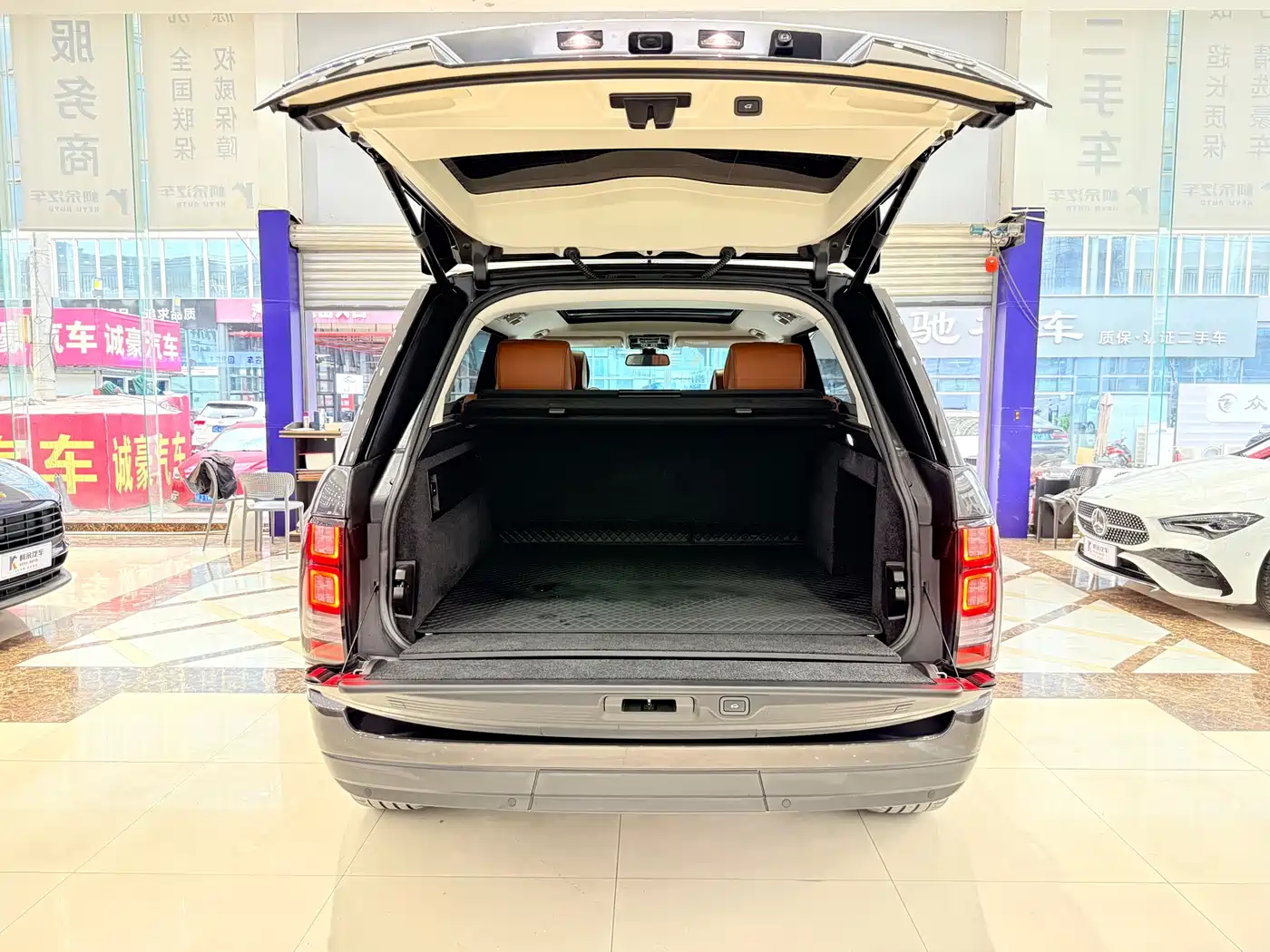 Land Rover Range Rover 2014 3.0 SC V6 Vogue SE Genesis Extended Edition фото 19