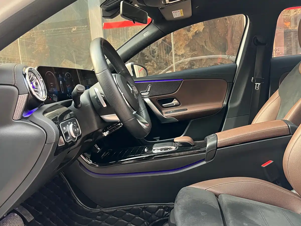Mercedes-Benz A-Class 2020 A 200 L Sport Sedan фото 3